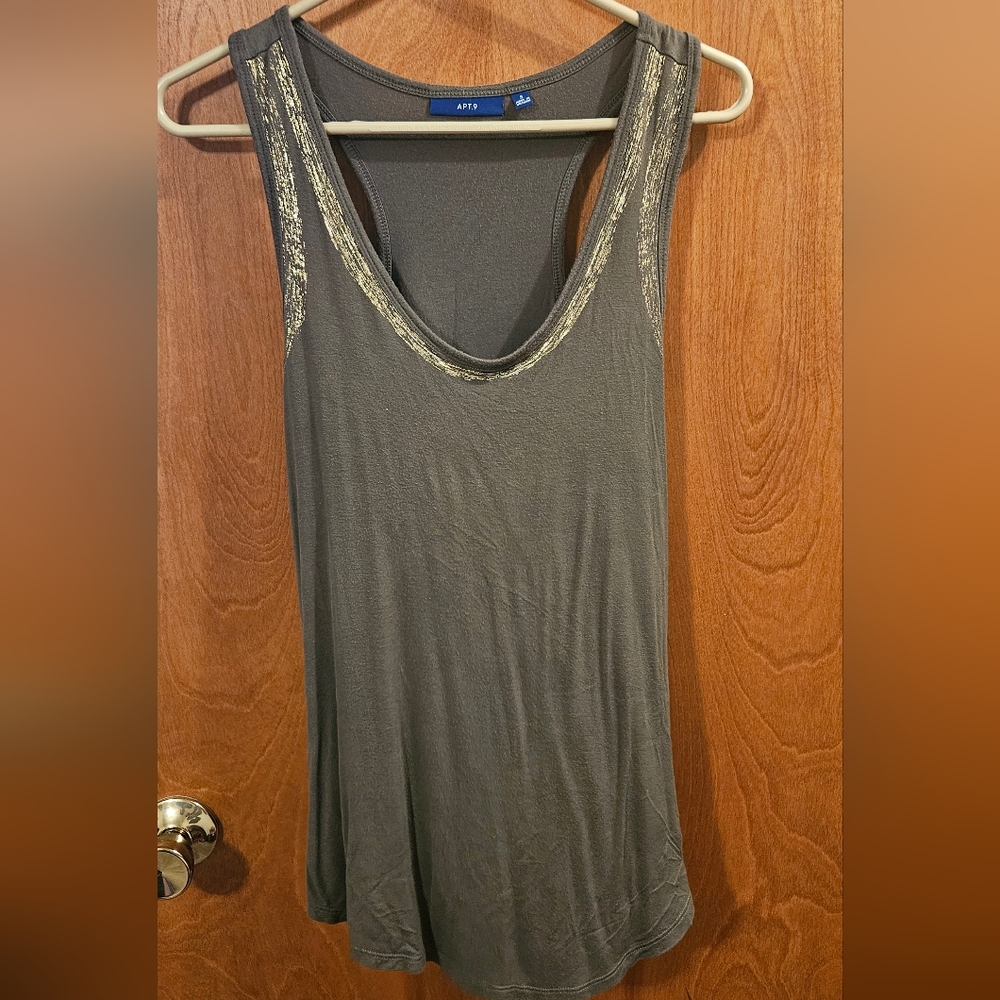 Womens tank size S